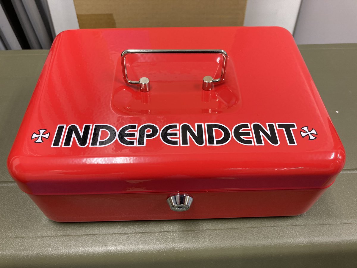 HascoSk8's tweet photo. 復刻してほしいアイテム ✨
@indy_trucks VAULT LOCK BOX RED 男心をくすぐられる激クールな金庫です(スタッフ私物)
#independenttrucks @HascoSk8 https://t.co/XYfm1zSKPc