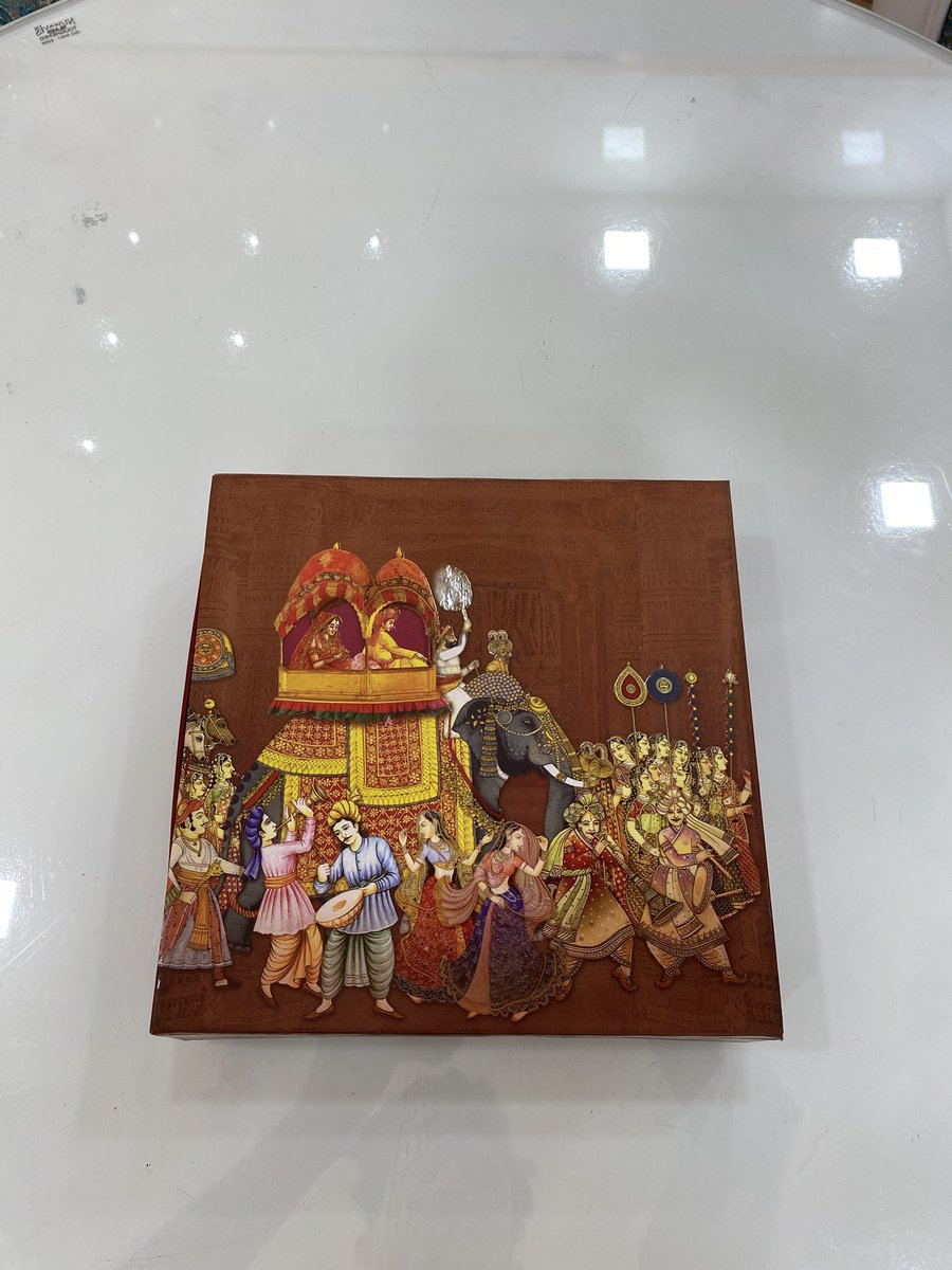 jskweddings's tweet photo. Have the finest wedding in town with our best in class wedding boxes โ๐ป๐ฅ.
โขA glimpse of our affordable range of wedding box๐ป
โขMessage us for more details
โขShipping all over india(charges extra)
.
.
.
.
.
.
#wedding #weddingbox #weddingday #aesthetic https://t.co/sNTdpCX8Qz