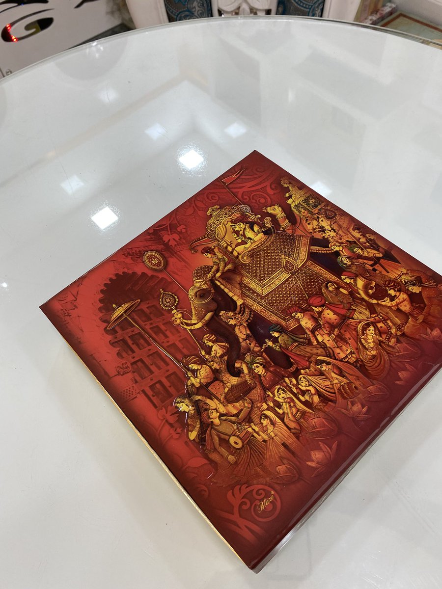 jskweddings's tweet photo. Have the finest wedding in town with our best in class wedding boxes โ๐ป๐ฅ.
โขA glimpse of our affordable range of wedding box๐ป
โขMessage us for more details
โขShipping all over india(charges extra)
.
.
.
.
.
.
#wedding #weddingbox #weddingday #aesthetic https://t.co/sNTdpCX8Qz