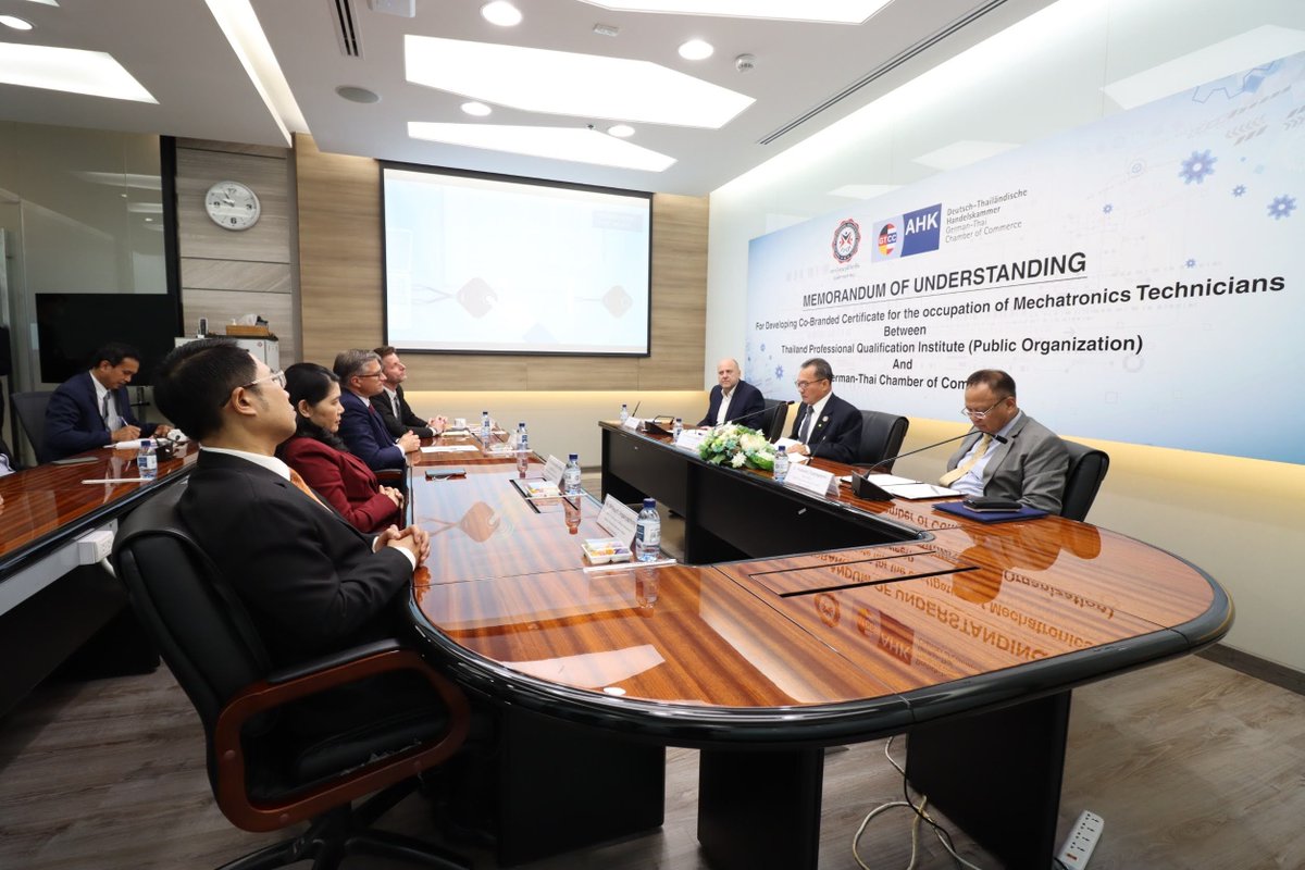 GermanThaiChamb's tweet photo. Another important milestone that reflects strong ties between 🇩🇪&amp;🇹🇭. #GTCC &amp; Thailand Professional Qualification Institute (#TPQI) signed an MoU today to cooperate in developing certificates for Thai technicians in mechatronics profession #PartnerInThailand #GTDEE #PartnerForDVET https://t.co/f3unMktxn6