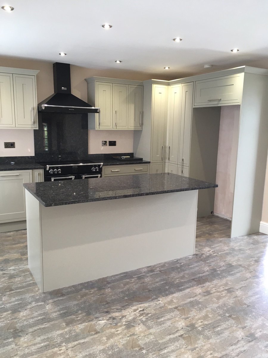 MistermarbleT's tweet photo. 🖤Steel Grey Granite🖤 

🤍5* Trust Pilot reviews
🖤No deposits necessary 
🤍CNC machine cuts 
🖤Three showrooms nationwide
🤍Super premium grade

#kitchengoals #kitchenenvy #kitchendecor #decor #kitchen #quartz #granite #kitchendesign https://t.co/3iYDBkVqNA