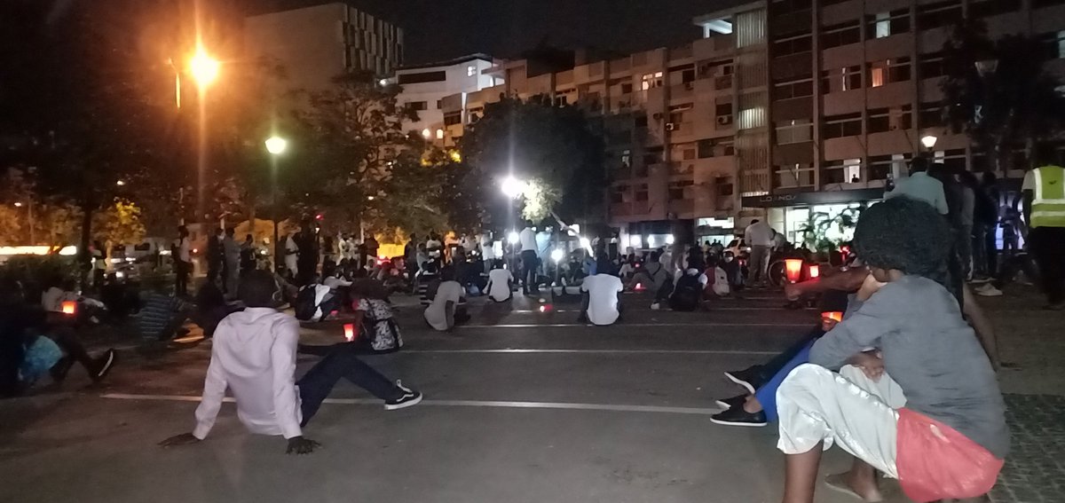Pere_00__'s tweet photo. Our Comrades in Angola are out protesting Police brutality in their great nation
We can lend them our voices too cause we can relate #VidasAngolaNasImportam 
#Endsars https://t.co/yPGYMKcoIb