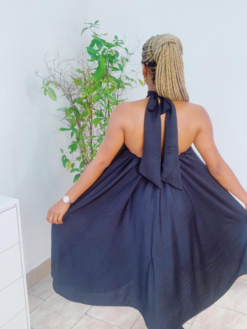 Ma_til_dah's tweet photo. Give me 14k and it's all yours in any color of your choice plus free delivery within Nigeria.....

Good morning 😂😅😂😂 https://t.co/1Q066FxOyk