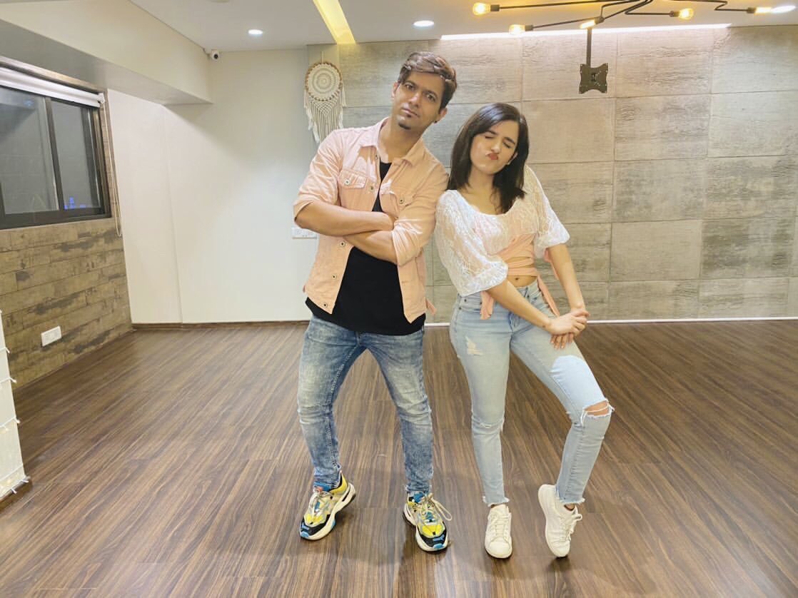 Vicky and Aakanksha tweet media