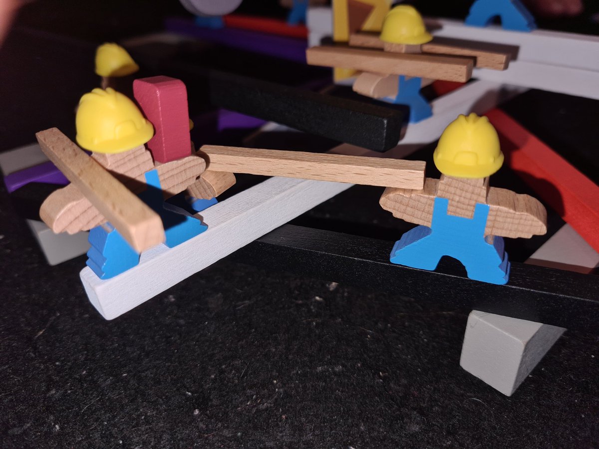 b1isti's tweet photo. #menatwork, #pretzelgames, kurz nach Schichtbeginn kommt es zu den ersten Unfällen und Rita ist noch nicht mal da😁 https://t.co/1LvbWsPsUt