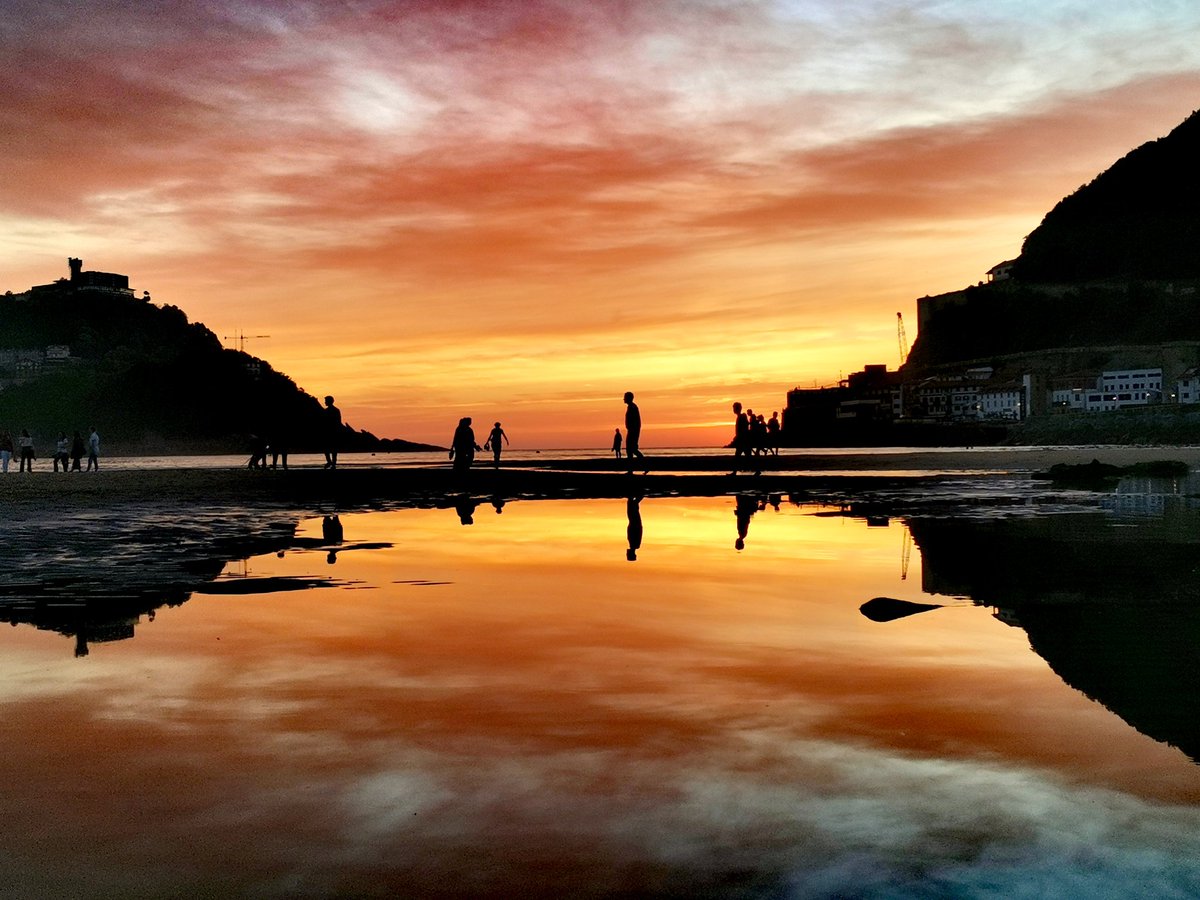 donosti_city's tweet photo. Tardes de paz en La Concha.
📷 https://t.co/ctN0RIz5Tf https://t.co/8B66sbu7eS