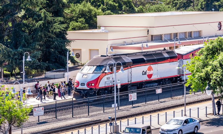 SaveATrain's tweet photo. Train and Caltrain are coming to the USA              - https://t.co/NJeUtcOKHi #caltrain #californiatrain #usrail #usarail #ustrains #usatrains #trainstatin #railwaystation #greentransportation #greentransport https://t.co/ELtef3NLUa