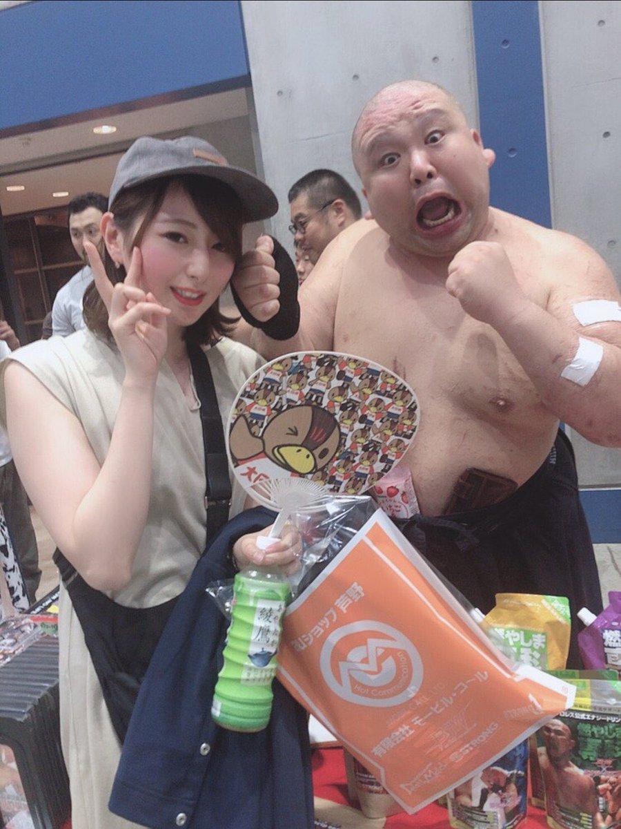 tomoakiGT's tweet photo. こちらもエスパルスサポーターが集まるお店！
bibsもツインメッセ大会のポスター貼ってくれました！
エスパルス界隈でち��っと知られている美人フットサル選手がいます！鳥冠さんからも近いので次回静岡営業の際にはぜひ！
ちなみに美人フットサルはデスマッチ観戦したこともあります 笑
#bjw https://t.co/mesSazjs4A