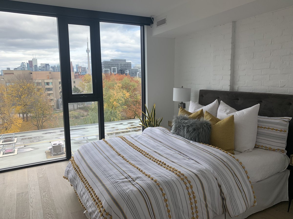 ZoeAsta's tweet photo. Awesome #design in this beautiful #boutiquecondo by #curatedproperties #Toronto #Luxury #RealEstateofMind #showings #CABIN condos #QueenWest 👌🏻 https://t.co/xNOUozQpxZ