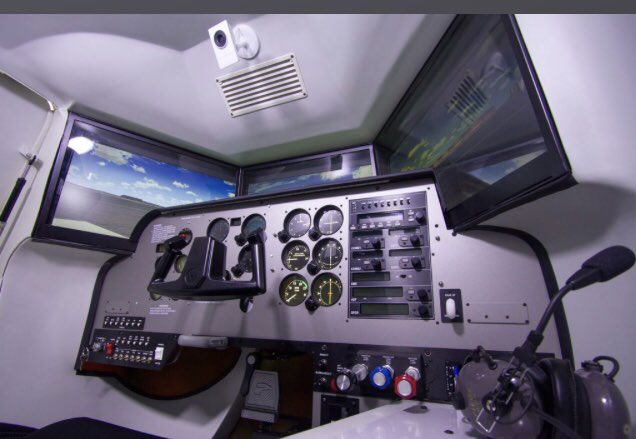 FSimulators's tweet image. We have developed a new simulator which is adapted for Flight Training and University Engineering divisions. 3DOF OR 6DOF Motion with multi configurations available.