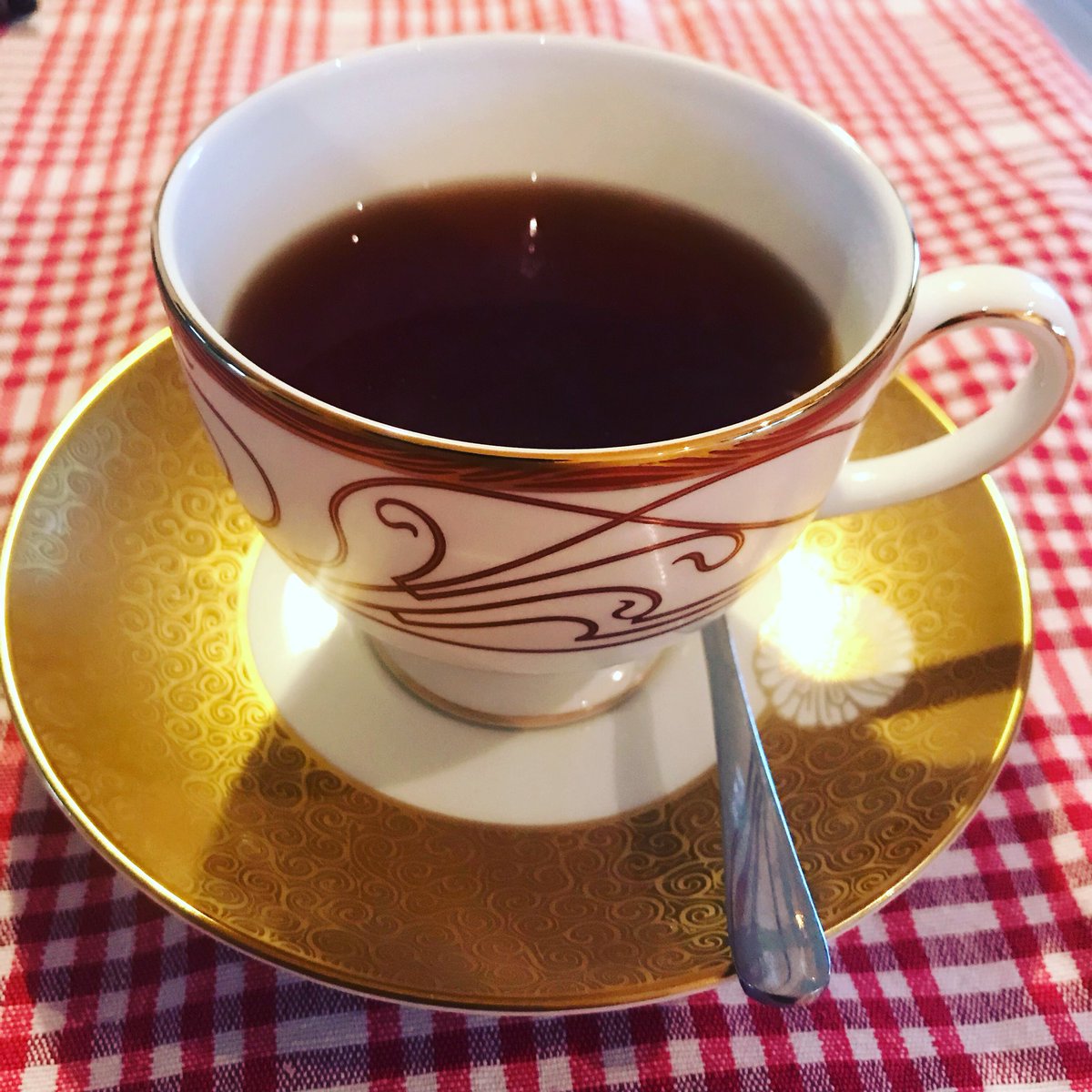 FoodDame's tweet photo. This morning I’m sipping it , tomorrow evening fruit will be soaking in it #EarlGrey #Teabrack https://t.co/bYIExgwFdC