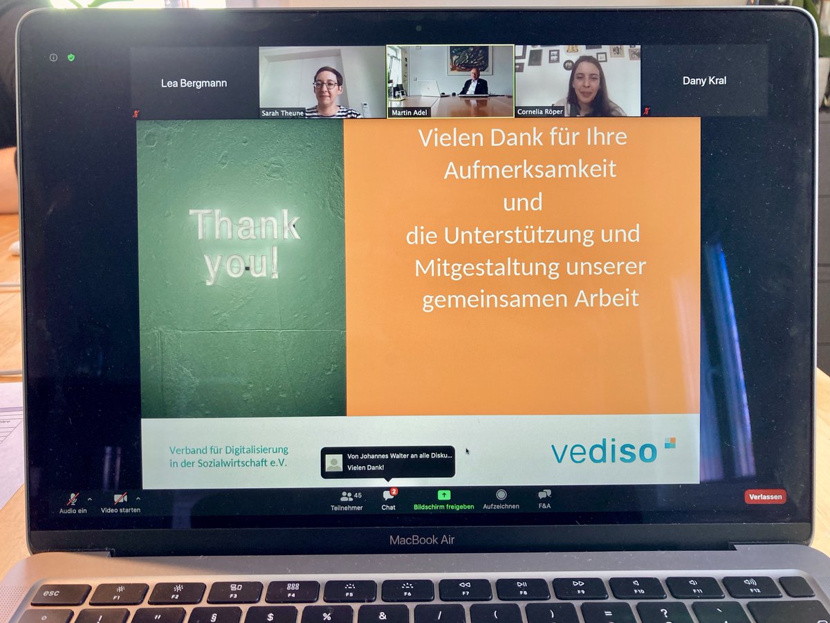 Vediso_eV's tweet photo. Erstmals vollständig #virtuell: Gestern war unsere erste digitale #Mitgliederversammlung mit digitalen Abstimmungen. Dennoch bleibt der persönliche Austausch unverzichtbar und ist hoffentlich bald wieder möglich. Auch ein Digitalverband lebt von der Nähe zu seinen Mitgliedern. https://t.co/BKojVl4Izk