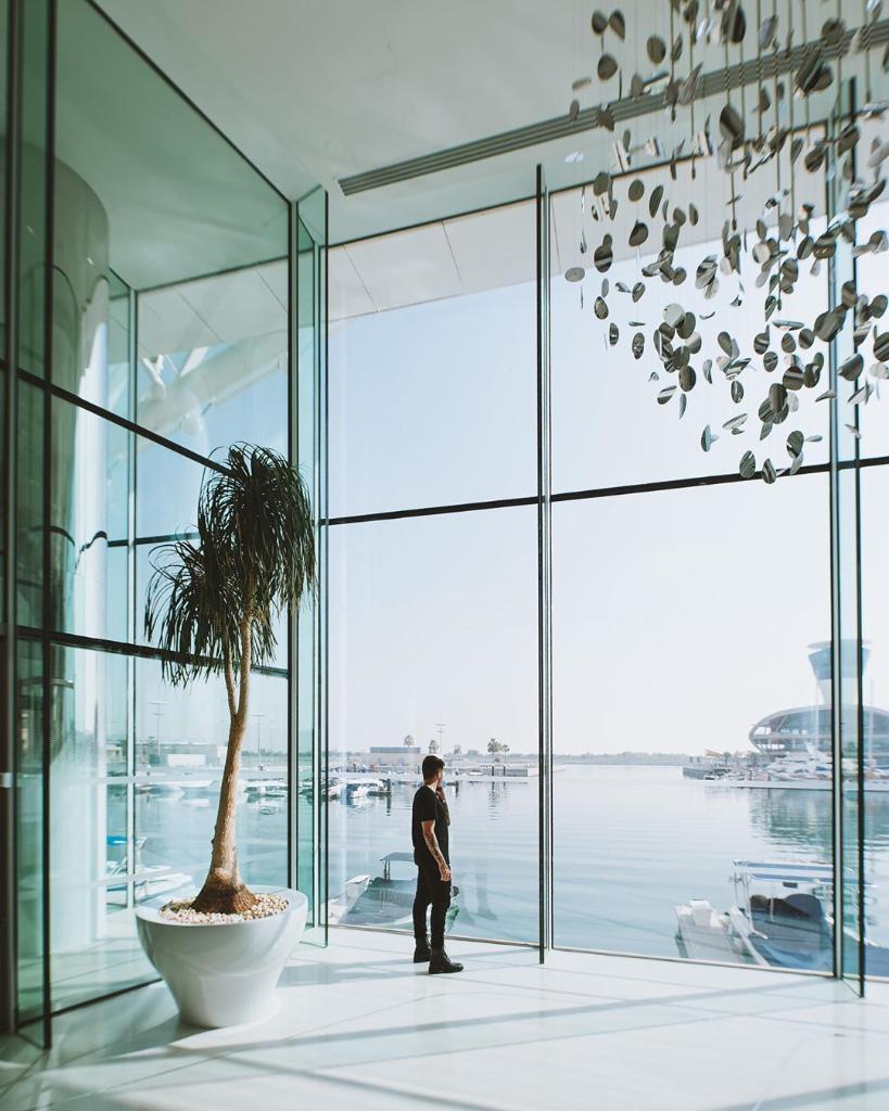 Take in the spectacular views of #YasIsland. Relax, reflect, and rediscover a place like no other.
#inAbuDhabi
📸 @gabrielaglio https://t.co/HkRtMlunjl