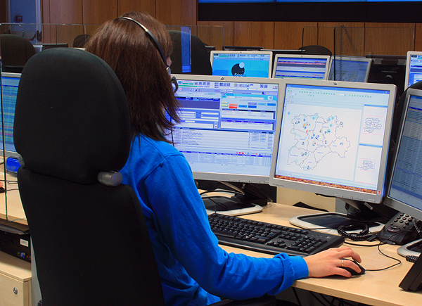 🚑 | Emergencias 112cyl | Herido un varón de 57 años en una colisión en la autovía A-6 en Congosto #León. Le traslada una ambulancia de <a href="/Salud_JCYL/">Salud JCYL</a> al hospital de Ponferrada. Intervienen además <a href="/bomberosponfe/">Bomberos Ponferrada</a> y la Guardia Civil de Tráfico. Más información: 112.jcyl.es/web/jcyl/112/e…