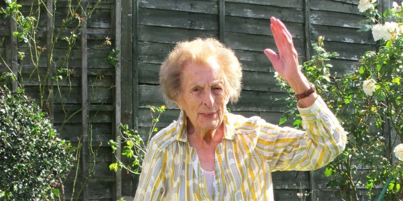 Ruthsaunders104's tweet photo. I am looking forward to meeting the Mayor of Newbury today, she is going to walk a lap with me on my marathon walk raising money for @TVAirAmb #ruthsaunders https://t.co/tfczim9yX3