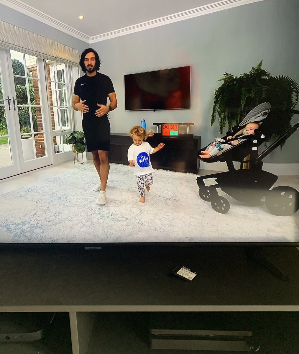I watched and did a @thebodycoach workout this morning, it was a live one, recorded a few weeks ago.
Is there anything cuter than seeing his young kids taking part in the workout. https://t.co/T3eiUdKcoC