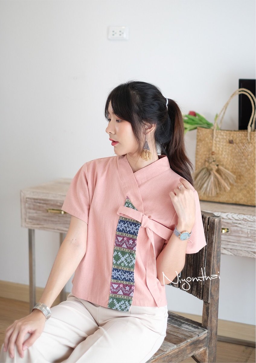 candy_lookom's tweet photo. 🥰250฿ เสื้อฮันบกประยุกต์แขนสั้น 
ช่องทางสั่งซื้อสินค้า���
คลิก>> https://t.co/TZampA1zTV หรือ @ooq6991f (มี @ ข้างหน้า)

#เสื้อพื้นเมือง #เสื้อผ้าพื้นเมือง #ชุดพื้นเมือง #เสื้อผ้าฝ้าย  #เสื้อผ้าพื้นเมืองแฟชั่น #ชุดพื้นเมืองแฟชั่น #เสื้อผ้าฝ้ายพร้อมส่ง #เสื้อผ้าพื้นเมืองพร้อมส่ง https://t.co/c6TdLWMagV