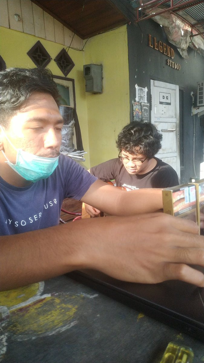 Ngobrol santai! 
<a href="/adhityabgsprtma/">Adhit.</a>