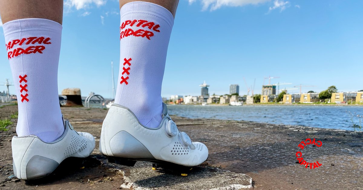 Nieuwe cycling socks in de Cycle Capital Shop🤩 Fietssokken voor Capital Riders ❌❌❌ Word meteen clublid, want clubleden ontvangen ook nog eens 10% korting 🤑Shop ze snel in onze webshop: cyclecapital.cc/kleding-club-s…  #cyclingsocks #sockdoping #cycling #cyclingclub @Sockeloen