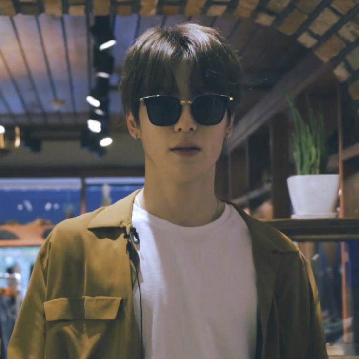 Hah? Paan? Gua ga denger,gua pake kacamata.

Mutualan? Rt or like coy..
Fmbst? Gedor aja napa,gua ga gigit bngsul.

#roleplayerindonesia #rpindonesia #mutualan #roleplaykpop #jaehyun #roleplayindo