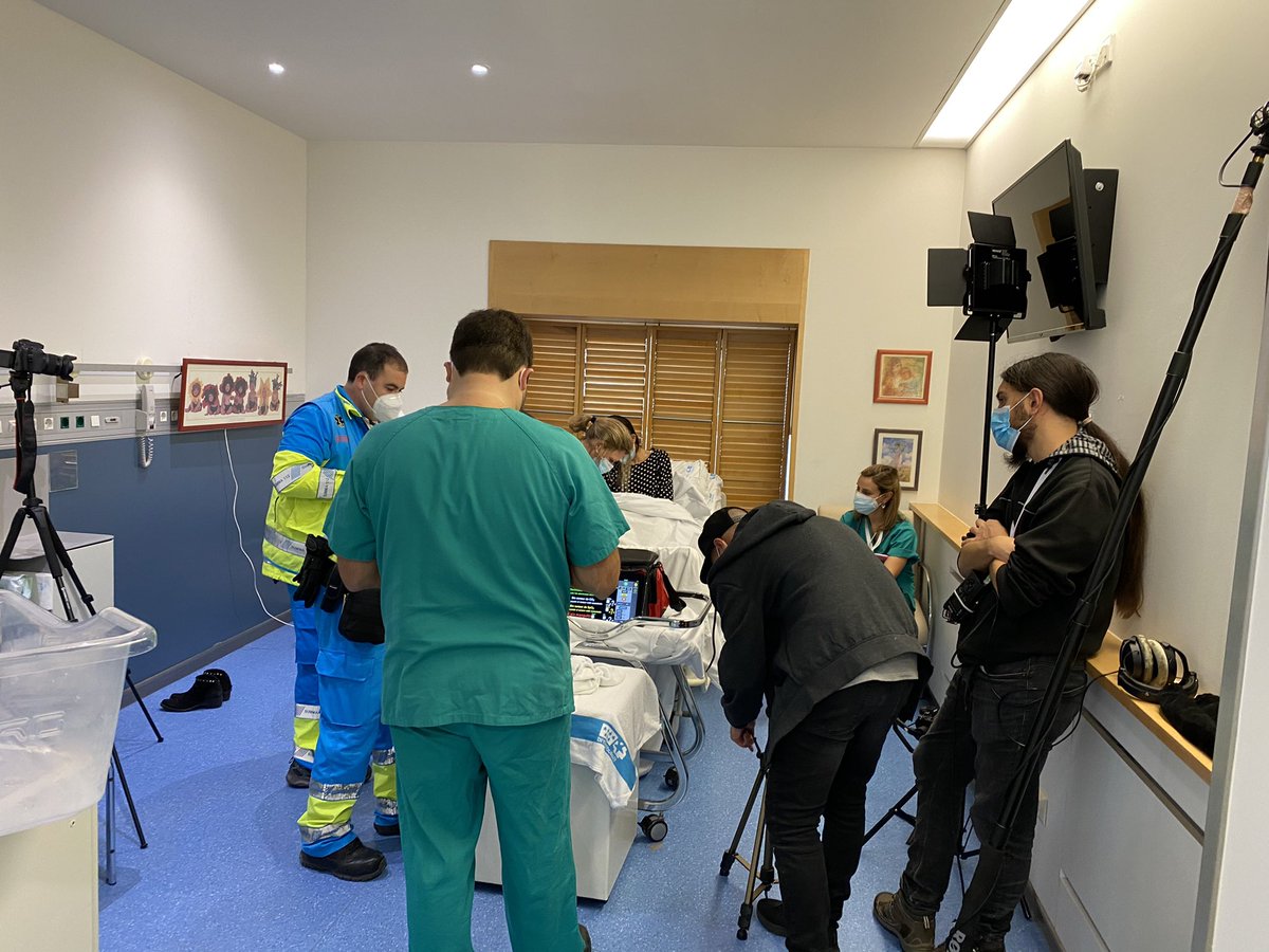 DazHerrero's tweet photo. Esta mañana hemos estando grabando un escenario para el congreso de CERCP con @franjagarpi @victorsotoleo en HUGM #Simulation #formacion #trabajoenequipo #rcpneonatal #partoextrahospitalario #SUMMA112 @VictorEscuderoG https://t.co/6lpxB1nTEP