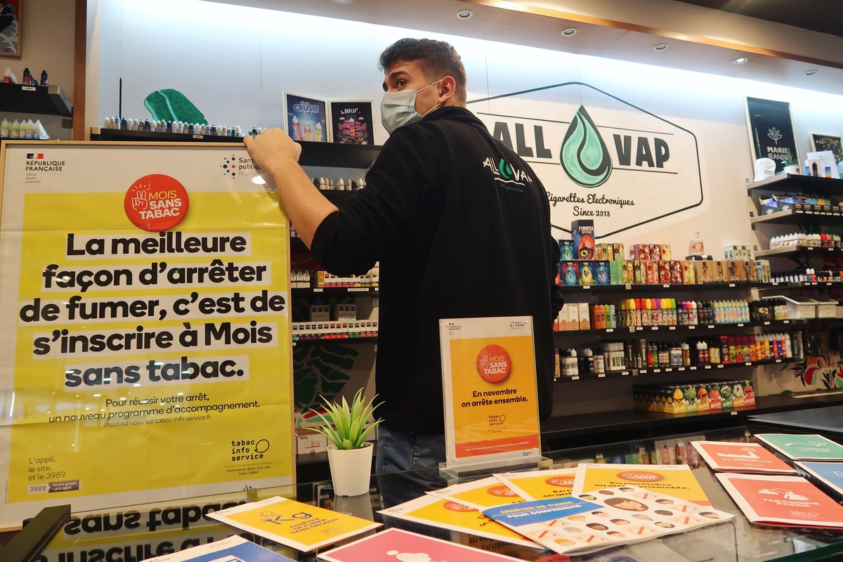 AllVap's tweet photo. Mois sans tabac 2020 - "La cigarette électronique peut être considérée comme une aide pour arrêter ou réduire sa consommation de tabac"
Source : https://t.co/3wknNAJibE
C'est pas nous, c'est Santé Publique France qui le dit 😉
#ecig #ecigarette #vape #allvap #moissanstabac #2020 https://t.co/U5QX3swh4U