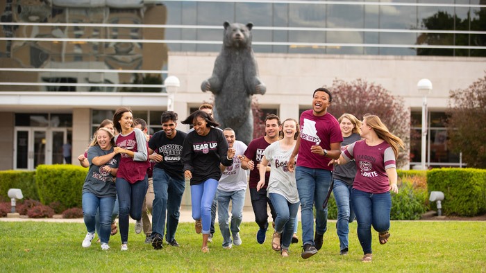KPM_CPAs's tweet photo. A letter from our scholarship recipient at @MOStateSOA said, “I'm honored to receive this...it's going to help me so much paying for my education.” #TeamKPM knows this student because he's an audit intern, Garrett Bacon, who joins us as an auditor upon graduation! #KPMRecruiting https://t.co/4uCz81ZLgW