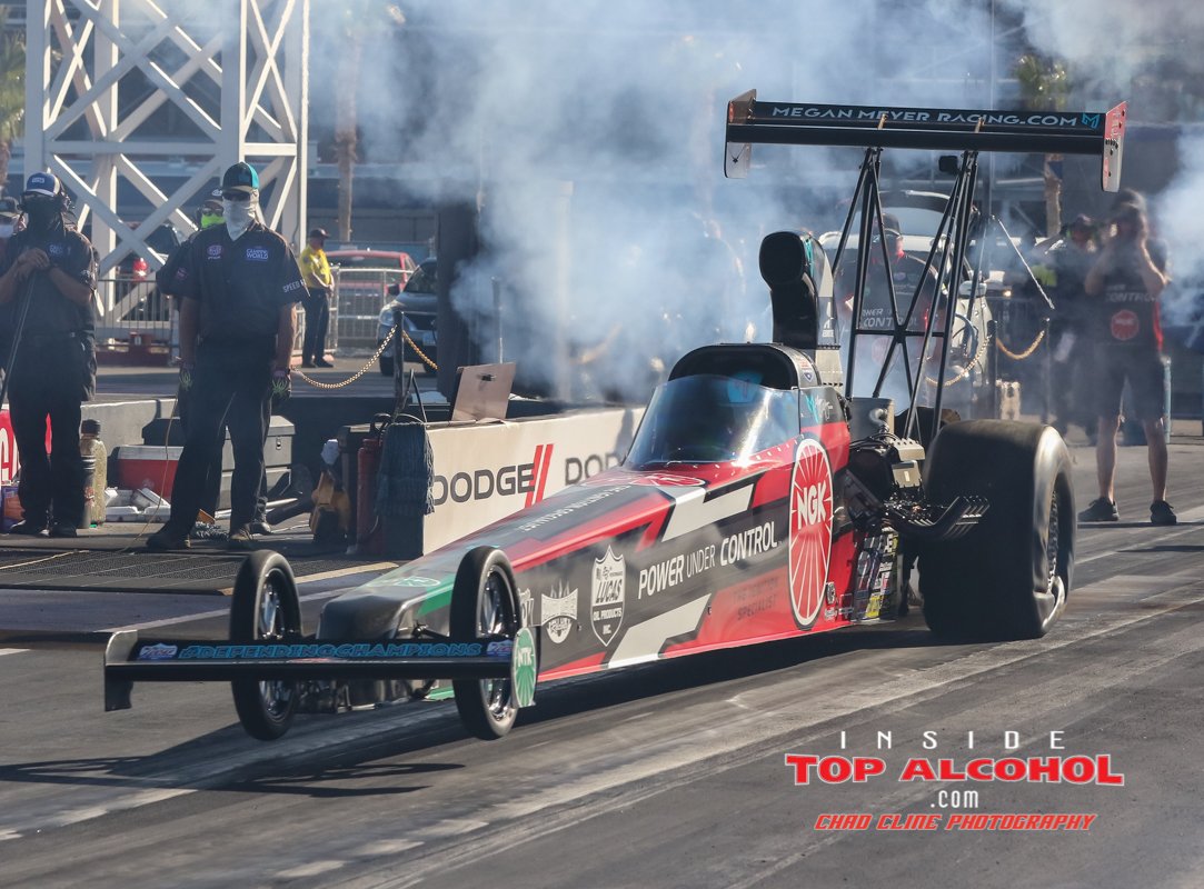 ChadClinePhoto's tweet photo. Megan Meyer ripping off a 5.15ET at 280MPH in Elimination at the Dodge NHRA Finals presnted by Pennzoil #NHRA #WheelieWednesday #Afuel #Wheelsup #LasVegas #Nitro #NGK #LVMS #Lucasoil https://t.co/SwqGcj4yRX