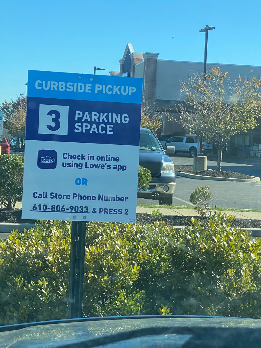 uconnscooter's tweet photo. Another bed experience with @Lowes curbside pickup.  Checked in an hour ago via the app and been calling the number the past 30 minutes...systematically hangs up after ringing about 25 times each time.  Still sitting here. Any help @MarvinREllison ? https://t.co/NtxSgpj6Hj