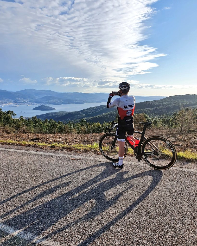 pablitopiny's tweet photo. Adding miles...
@BMCVifittri #bmcvifittri
@Ride_BMC #bmctimemachineroad01
@VifitSportNL #vifit
@dtswiss #flatoutfast
@CraftSportswear #craftsportswear
@Elite_cycling #elite
@fizikofficial #fizik
@uvexcycling #uvex https://t.co/SLOu3Hc1M1