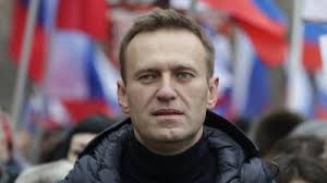 KenRoth's tweet photo. Russian opposition leader Alexei Navalny makes lemonade from a lemon: “Woke up and went on Twitter to see who won. Still unclear. Now that’s what I call elections.” https://t.co/2jrJm8KXNs https://t.co/mhvofH0Y7d