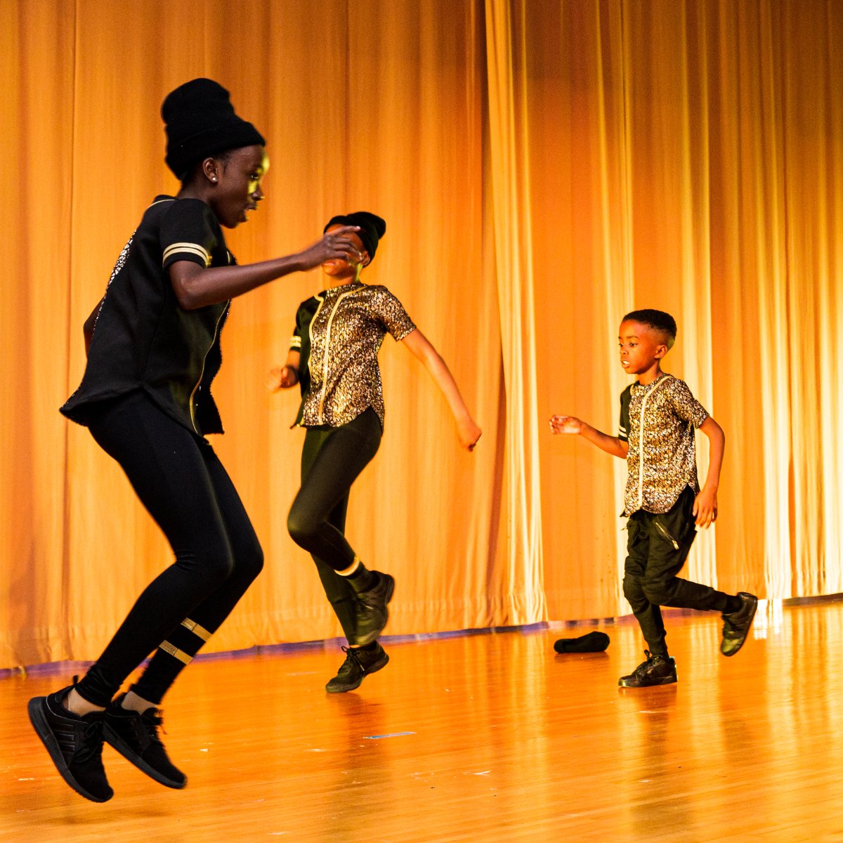 iamtherealmsjay's tweet photo. Building relationships means as much as perfecting the craft of dance. Here, we dance as a family! https://t.co/D7QmKRdk6A
