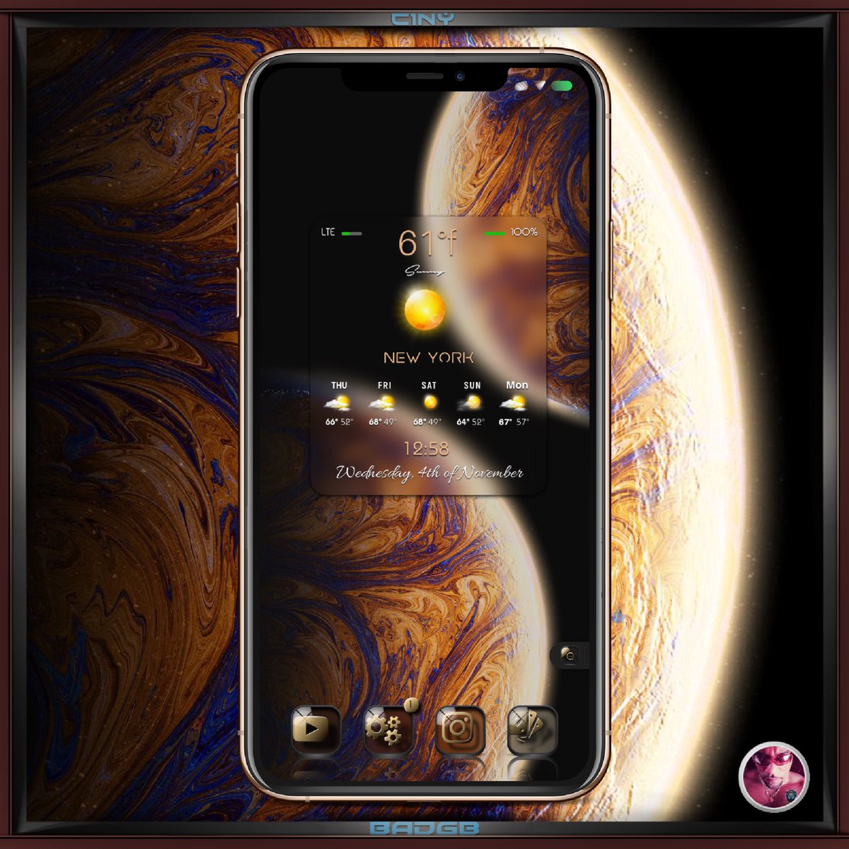 C1NY's tweet photo. For today keeping it simple 📲 XSMax 13.5

•Theme
#GSGlyph @unalkuru

•Wall
Can’t remember but credits to creator

•Widget
#F10 @FAlhmma

•Tweaks
#Multipla @burrit0ztweaks @Thomzi07
#Lynx @MTAC8
#PullOverPro @C1d3rDev
#Snowboard @SparkDev_
#XenHTML @_Matchstic https://t.co/5Ryapp4GSY