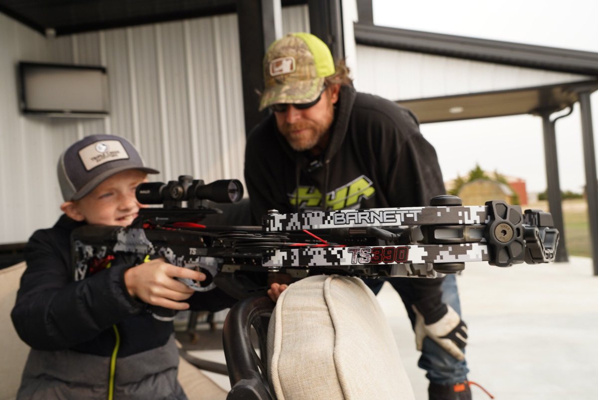 A little practice with the @BarnettCrossbow TS390! Get 20% off sitewide over at Barnett with code GEARUP! #MajorLeagueBowhunter #Barnett #kidshunttoo #NeverStopLearning