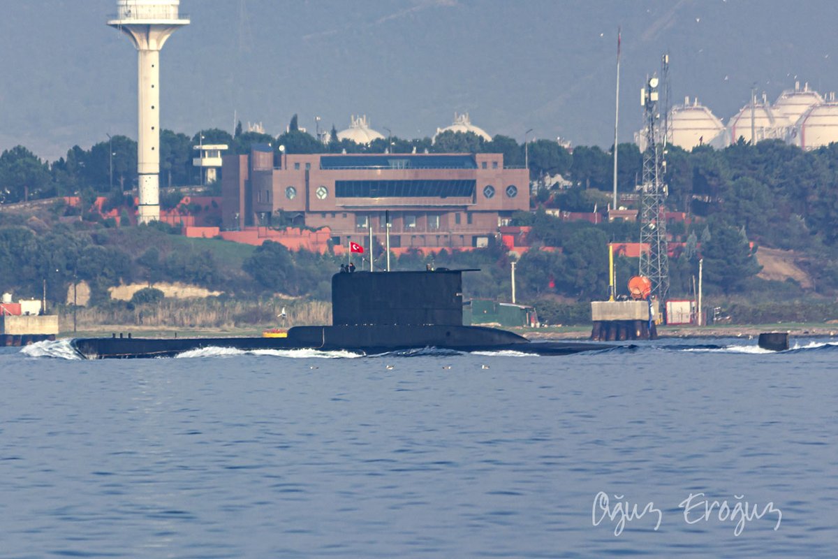OguzEroguz1's tweet image. #TurkishNavy #Type209-1200 #AyClass #submarine sailing Gulf of İzmit