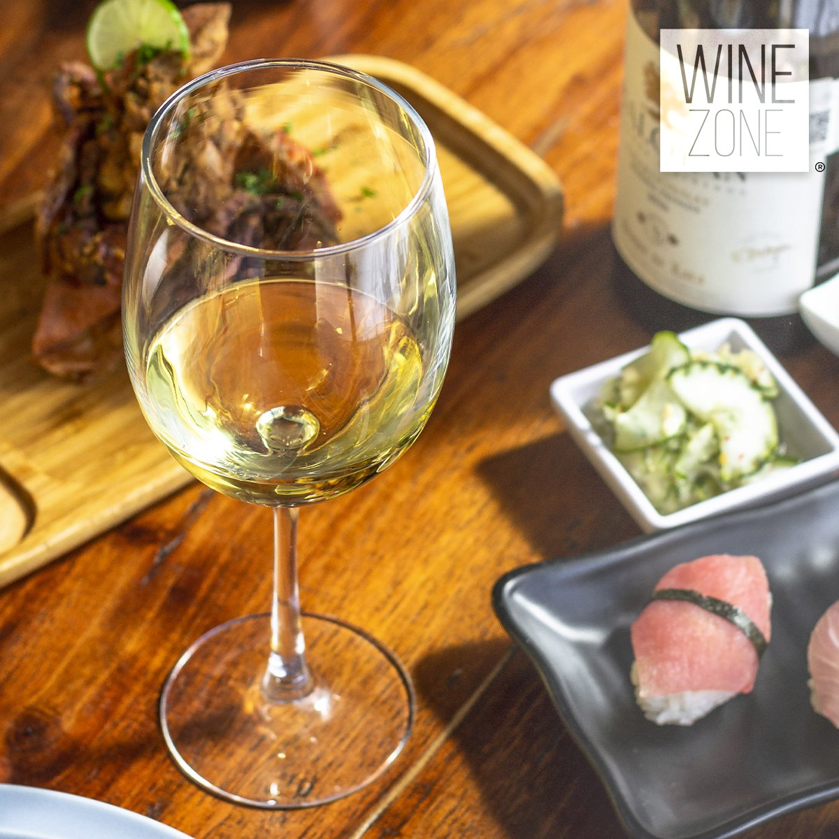 sushizonelapaz's tweet photo. Una copa de vino en el momento oportuno vale más que todas las riquezas de la tierra. Ven a disfrutarlo en #WineZone https://t.co/hu3rx0kCXq
