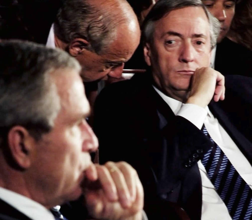 mc_lacapitana's tweet photo. Hace 15 años, en Mar del Plata, los presidentes de América recibieron a Bush en la Cumbre las Américas y le dijeron no al plan imperialista denominado ALCA.
#NoAlALCA #FueraBush https://t.co/LDVEbSF7m2