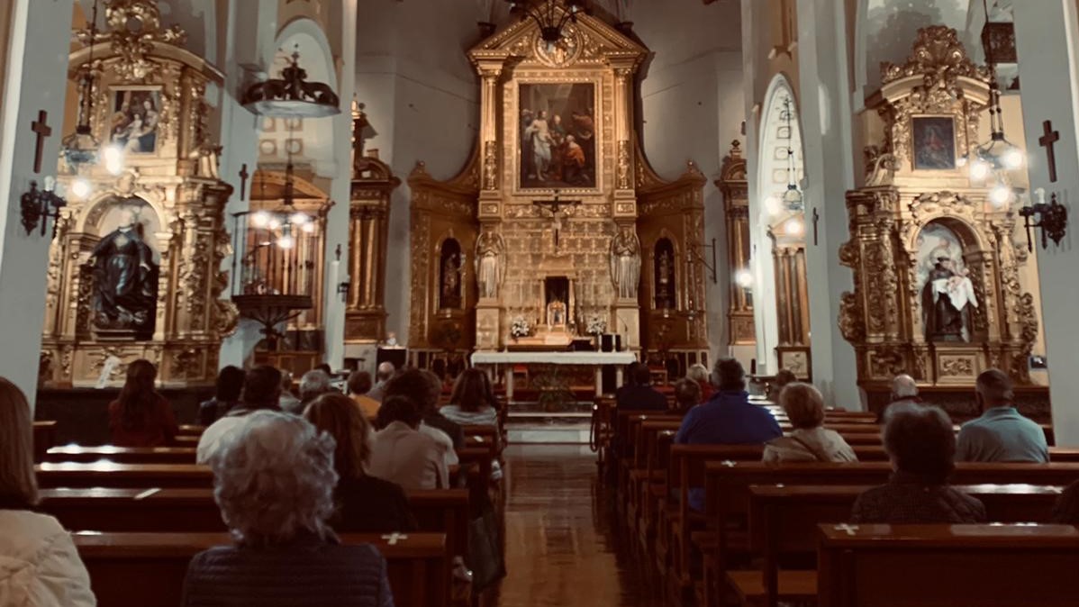 El pasado lunes, #DíadelosDifuntos, en la iglesia parroquial de <a href="/SantoTomeToledo/">Santo Tomé Toledo</a> se celebró la Misa de #Requiem en una tradición que dura ya 16 años. En esta ocasión, presidida por el nuevo párroco <a href="/camunas_angel/">Ángel</a> y en la que participaron los <a href="/SeisesdeToledo/">Seises de Toledo</a> de la <a href="/SICP_de_Toledo/">Catedral de Toledo</a>