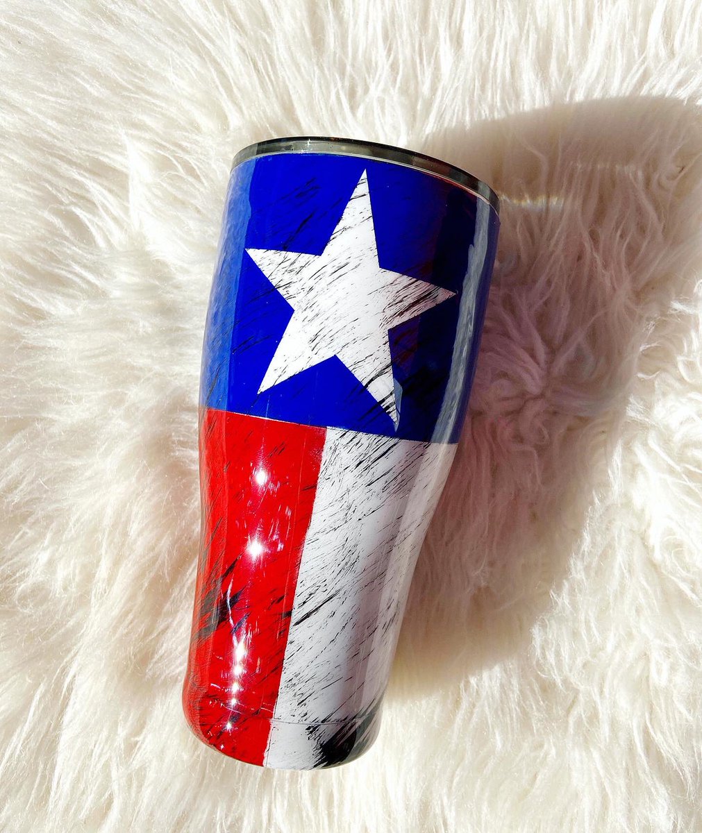 CheysCups's tweet photo. Lone Star State⭐️
#cheyscups #tumblercups #customepoxytumblers #epoxytumblers #customcups #texastumbler #lonestarstate #texaspride https://t.co/yQlUXqhqJc