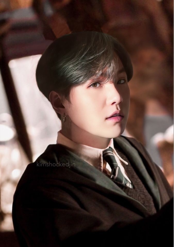  #YOONGI:SLYTHERIN- muy ambicioso- savage como modo de vida ADIVINACIÓN- lo que yoongi quiere yoongi tiene- si viese algo malo en la taza de sus amigos lo solucionaría el mismo sin decirles nada