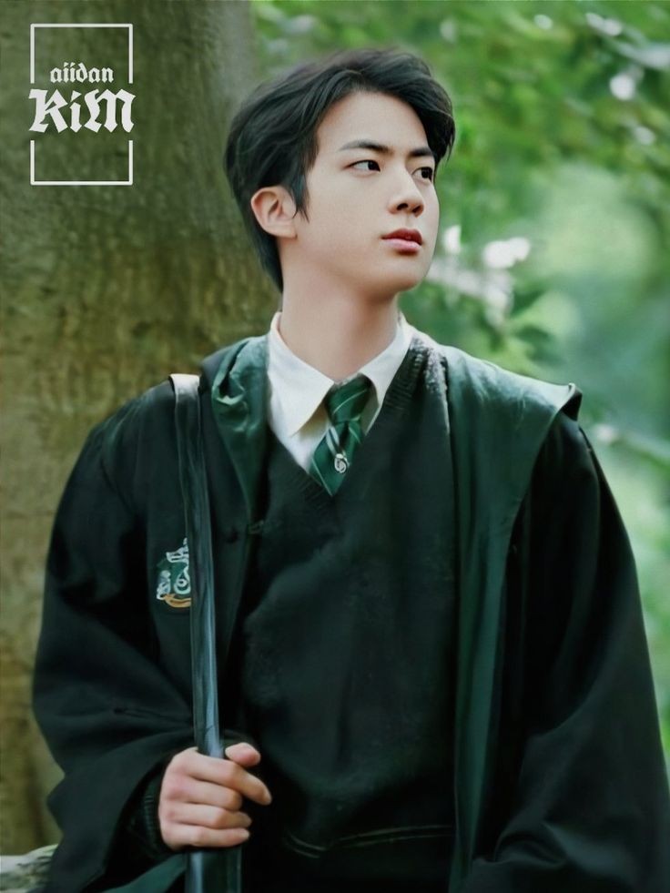  #SEOKJIN:SLYTHERIN- todo el mundo le ama pero nadie está a su altura- siempre pelando con su gryffindor favorito; jungkook ENCANTAMIENTOS- el mejor giro de muñeca que ha visto hogwarts- no es "epiphany" es "la canción del siglo"