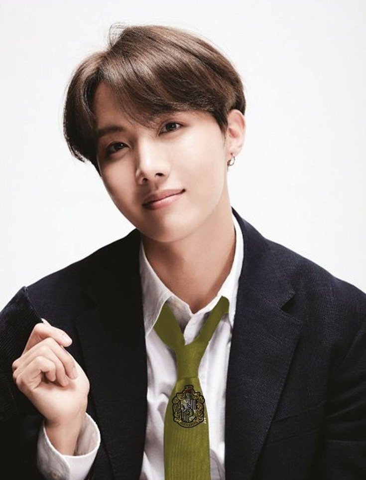  #HOBI:HUFFLEPUFF - todos quieren ser su mejor amigo- se asusta fácilmente DEFENSA CONTRA LAS ARTES OSCURAS- su sonrisa más luminosa que un patronus- esquivaria hechizos bailando