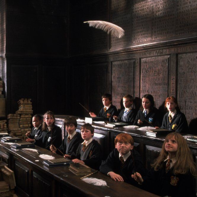  #SEOKJIN:SLYTHERIN- todo el mundo le ama pero nadie está a su altura- siempre pelando con su gryffindor favorito; jungkook ENCANTAMIENTOS- el mejor giro de muñeca que ha visto hogwarts- no es "epiphany" es "la canción del siglo"