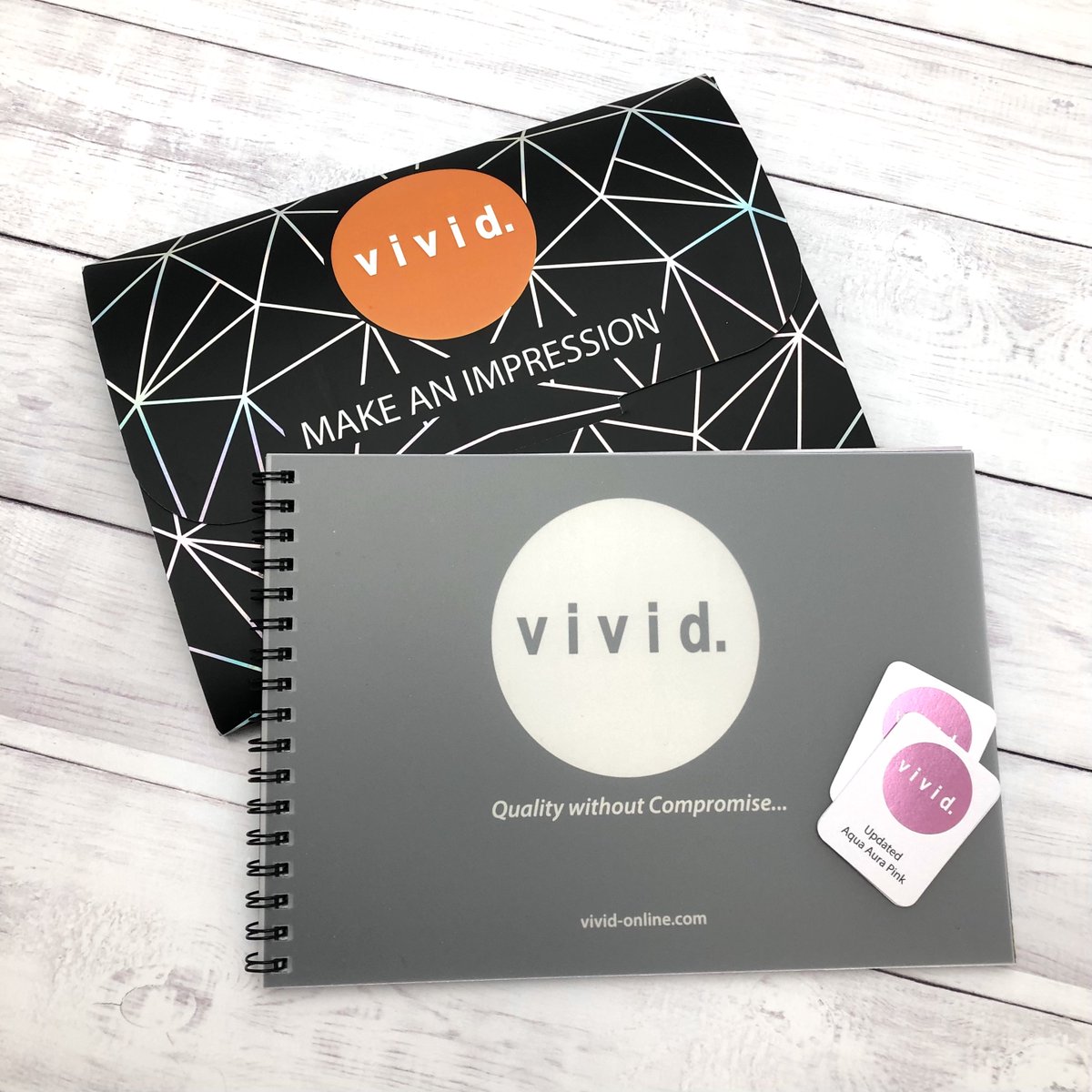 TeamPurely's tweet photo. Sparkly sample pack from @VividLaminating – beautiful examples of digital foiling, for a bit of creative inspiration  ♥️ 

#TeamPurely #VividLamination #foiling #digitalfoil #samplebook #inspiration #lovepaper #loveprint #PurelyPrintExperts #SpreadingTheLove https://t.co/IApmWcf2sn