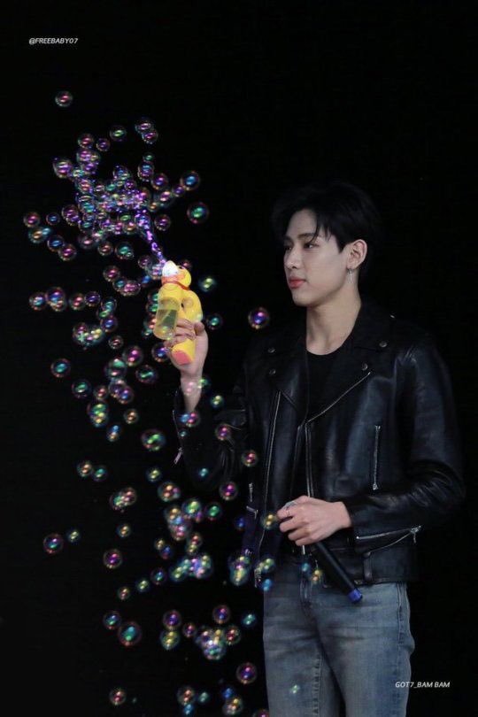 bambam with bubbles ㅡ a thread