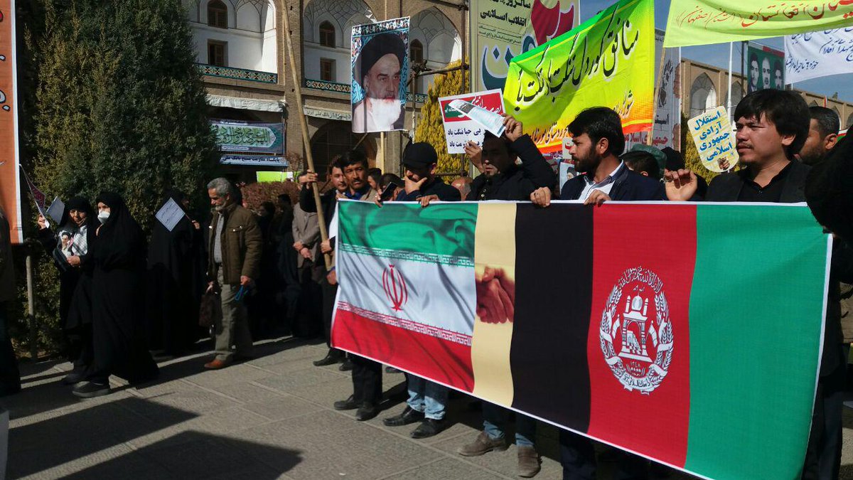 MAlipour1371's tweet photo. جانِ شما جانِ ما ...
و خون های به ناحق ریخته شده ی جوانان شما ,
خونِ برادران ماست ... 

#ایران_غم_شریک_افغانستان
#جان_پدر_کجاستی https://t.co/gs92C1C93U