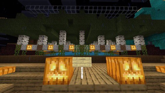 多田ノ エミイ ついった1周年 エミイランドその1 入口 なんか目立つので作りたいと思った結果のレッドストーンブロック 始めての作品 エミイのもり 元ワリオのもり 植林場 原木が欲しくて真っ先に作った 苗木自動回収システム 裏には畜産場