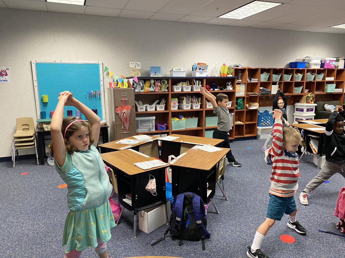MrsMillerBoyd's tweet photo. On Wednesday’s we start our morning with YOGA! We love @CosmicKidsYoga 💛🤪 @BoydBlackhawks https://t.co/eEU9nfFiLe