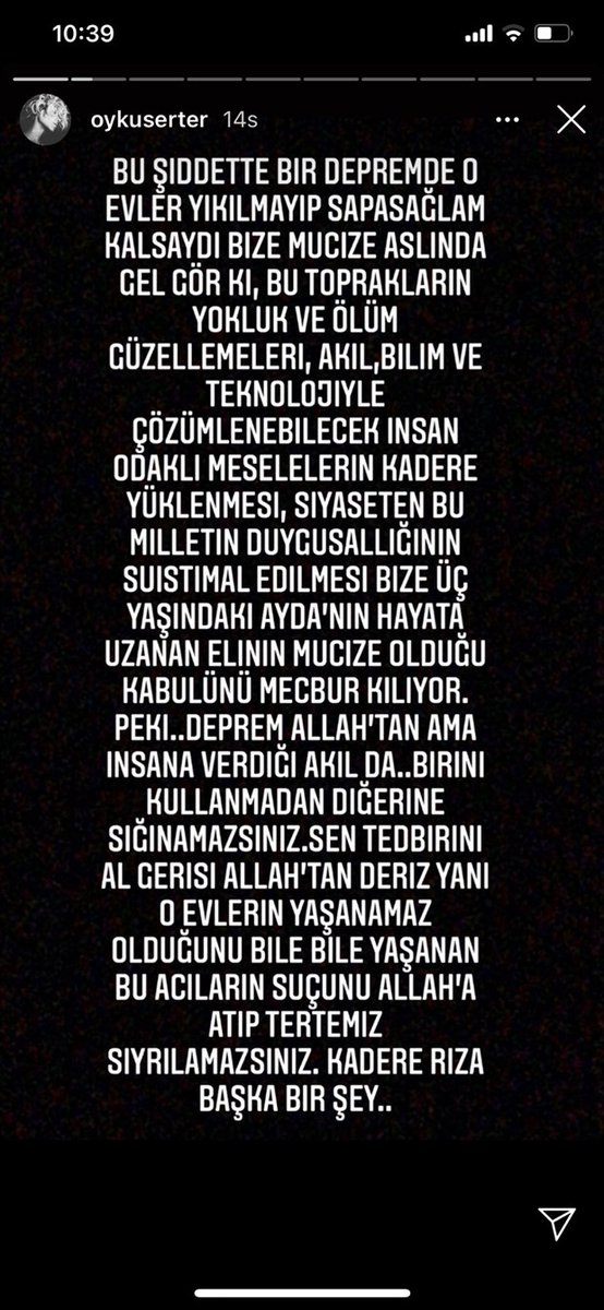 vaziyetcomtr's tweet photo. Ünlü sunucu Öykü Serter, İzmir depreminin ardından çok sert açıklamalarda bulunarak, “Sarayın günlük harcaması 10 milyon, İzmir’e çıkan ödenek 5 milyon! Sadaka mı veriyorsunuz bu nedir Allah aşkına? Milletin a...koyacağız diyen Cengiz'in affedilen vergisi 425 milyon!” dedi. https://t.co/hJ5foULmRm