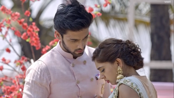 SenVarsha21's tweet photo. He looked at her the way all women want to be looked at by a man.
#KYYS4OnVootWithPaNiAsMaNan
#ParthSamthaan #NitiTaylor
@LaghateParth

@niti_taylor

@BBCStudiosDgtl

@BBCStudiosIndia

@justvoot https://t.co/rFDLYgUAez